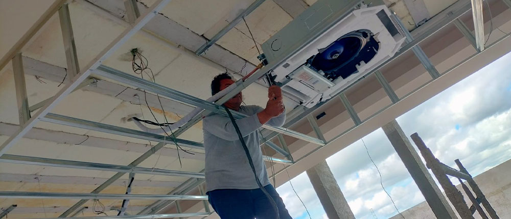 Servicios para equipos de aire acondicionado para comercios, industrias y residencias