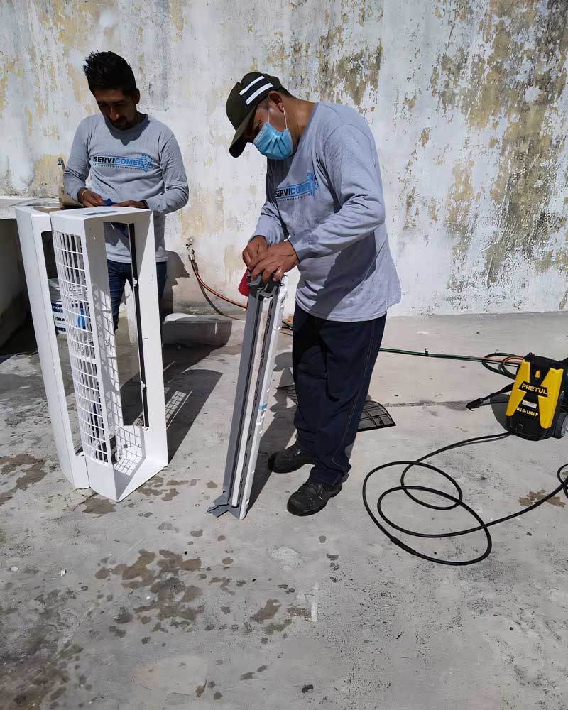 Servicios de mantenimiento, reparación e instalación para equipos de aire acondicionado minisplit
